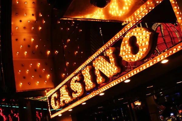pastijp mobile app screens showing sportsbook, live dealer, and account menu on Android and iOS browsers